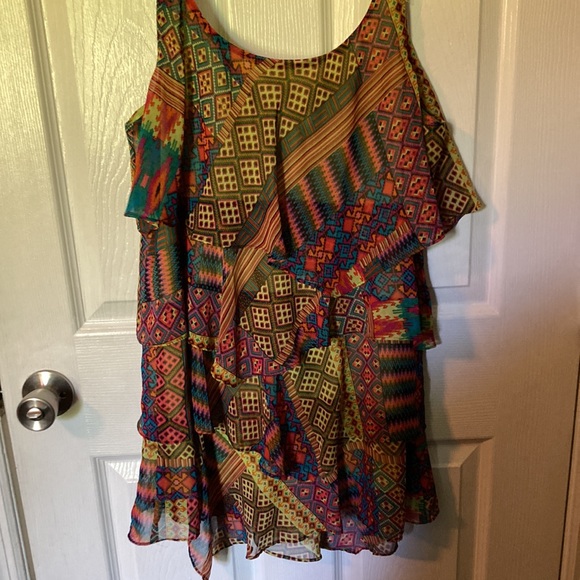 NWOT Signature by Robbie Bee Ruffled Top - Picture 5 of 7